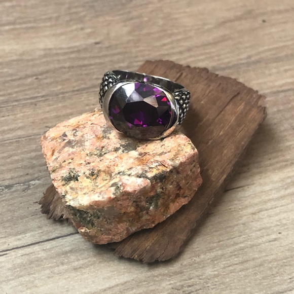 New Lia Sophia purple cubic Zirconia ring - Picture 7 of 7